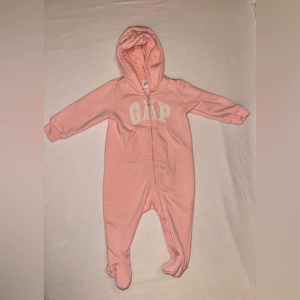 Baby GAP. Baby girl 6-12 months One piece suit. Pink